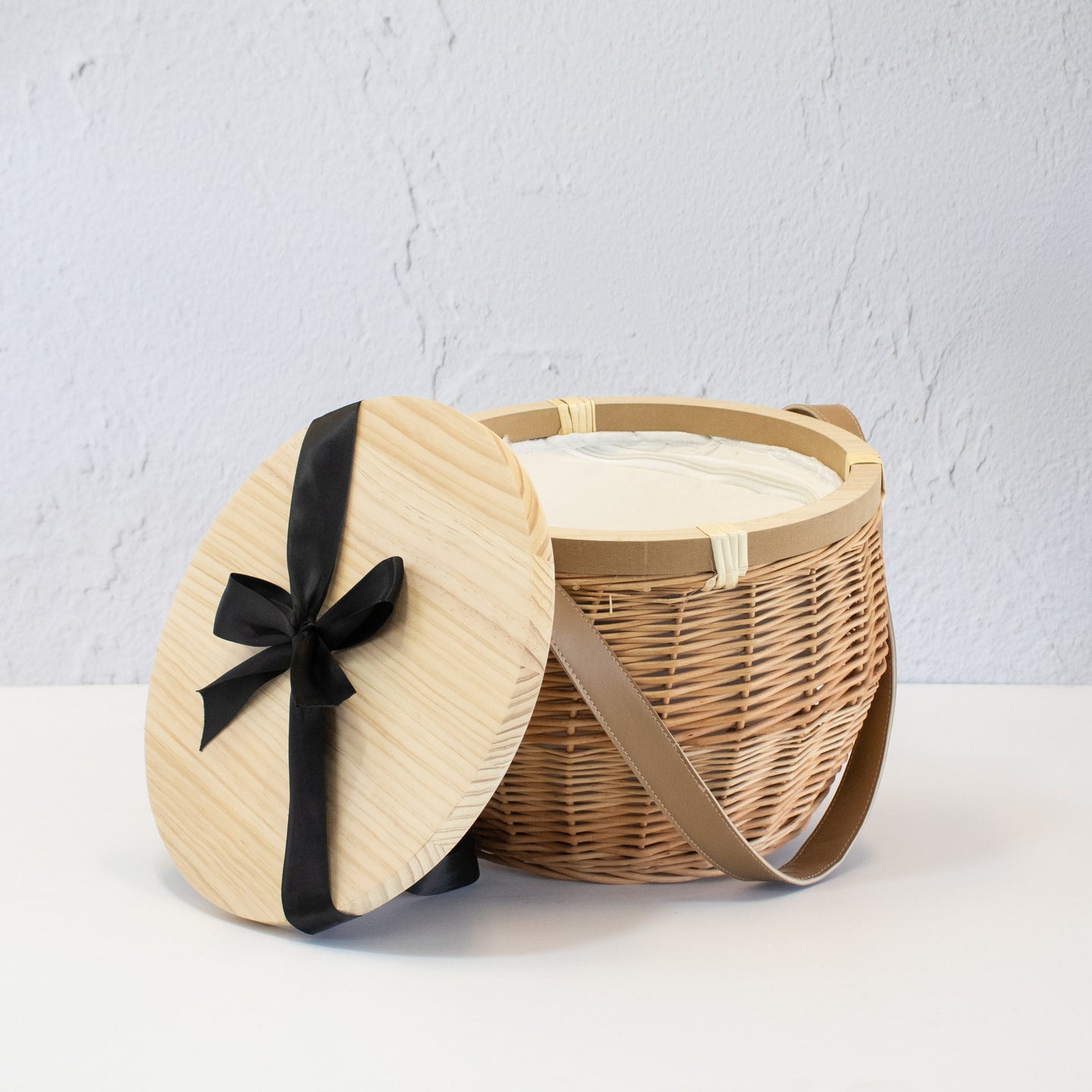 Summer Days Hamper Basket - Olive and Fig Hampers and Flowers